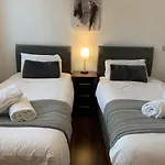 Zen Quality Beautiful 2 Bedroom Apartment With Free Parking And Wifi Close To Alexander Stadium